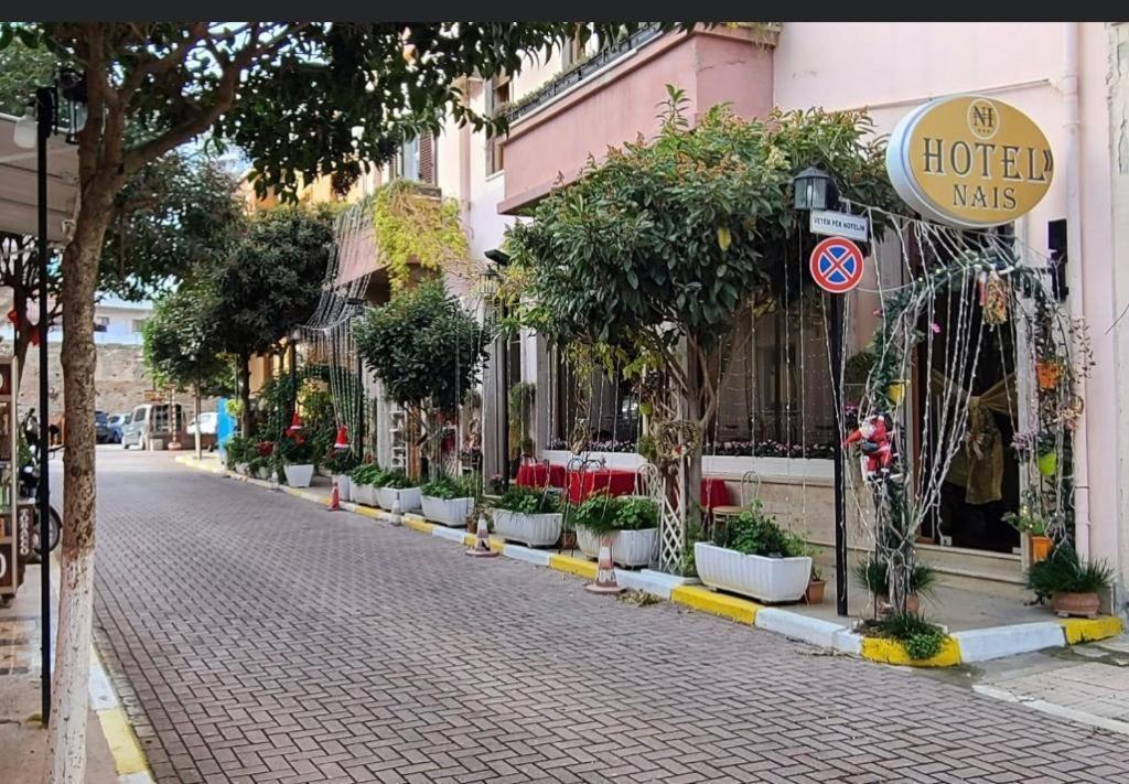 Hotel Nais Durres Exterior photo