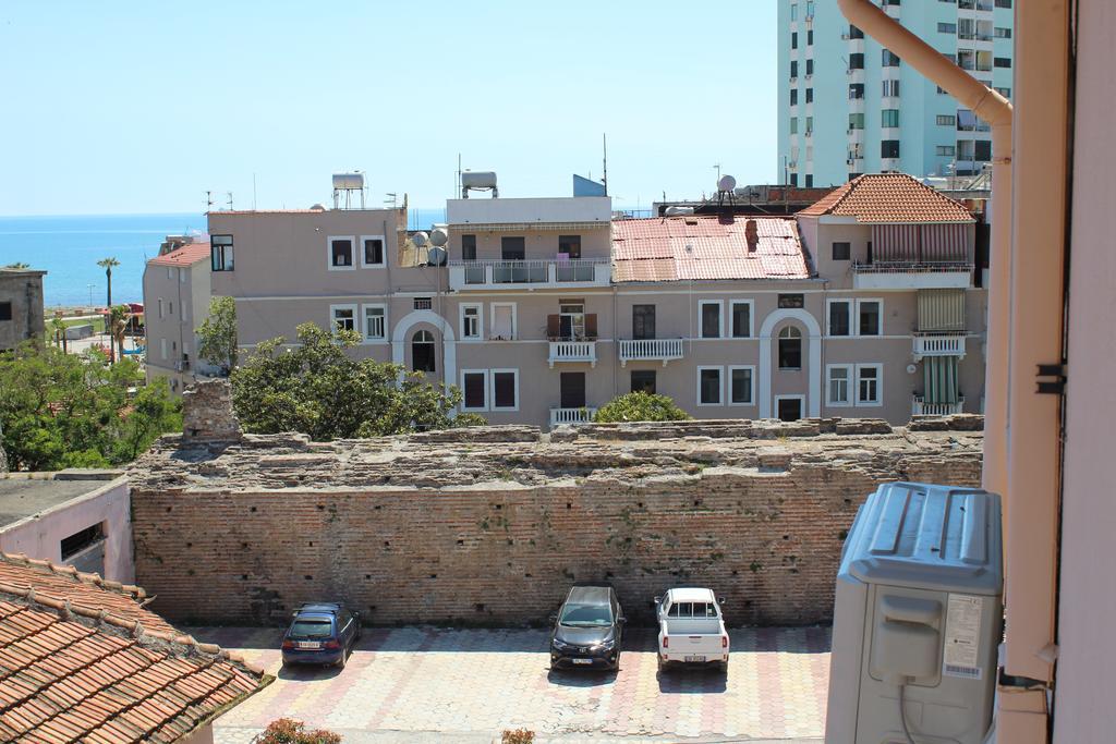Hotel Nais Durres Exterior photo