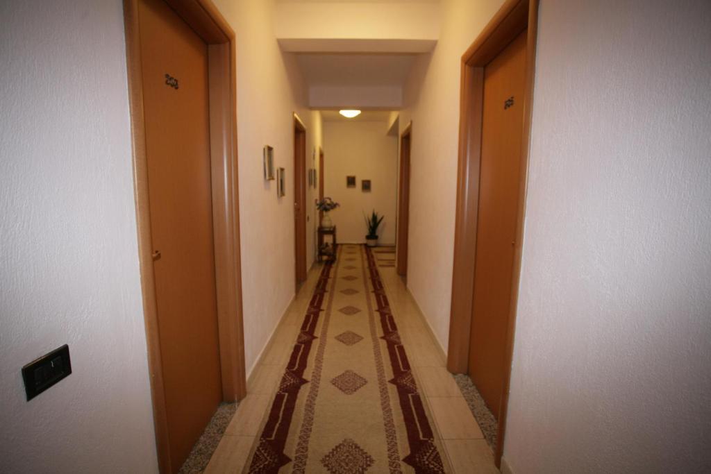 Hotel Nais Durres Exterior photo