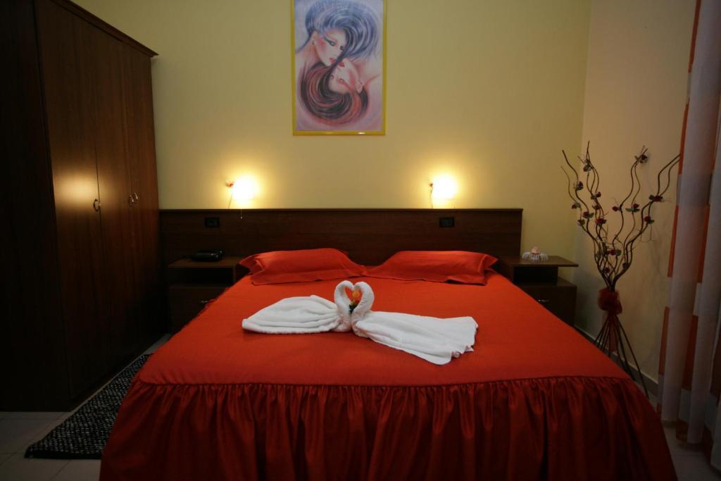 Hotel Nais Durres Exterior photo