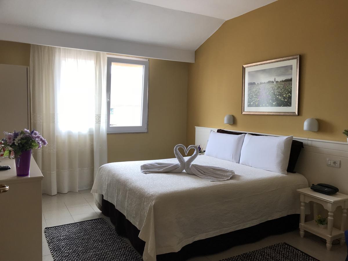 Hotel Nais Durres Exterior photo