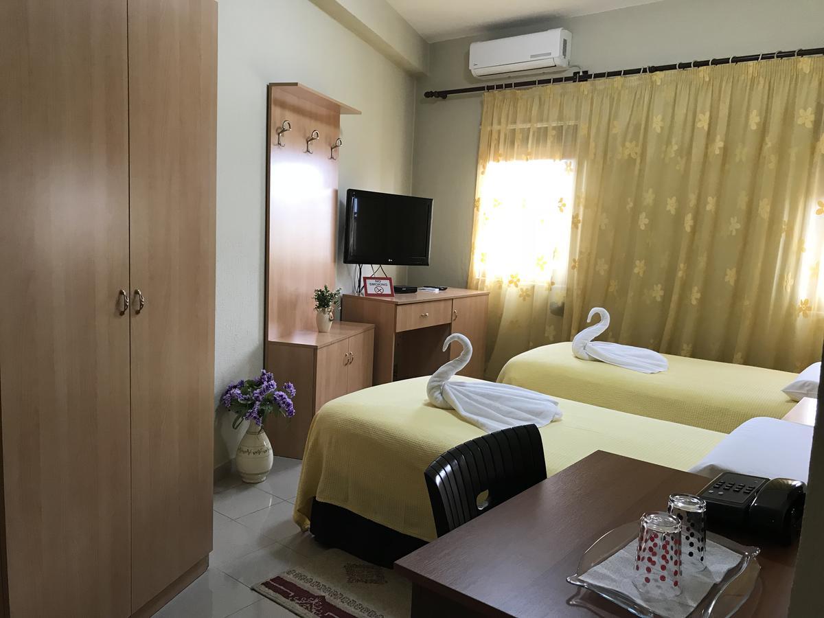 Hotel Nais Durres Exterior photo