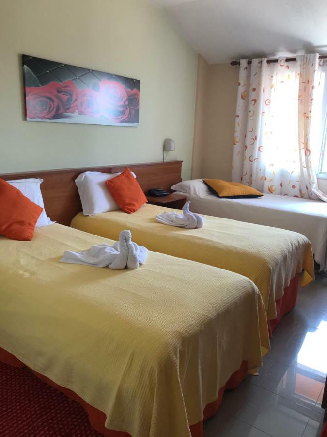 Hotel Nais Durres Exterior photo